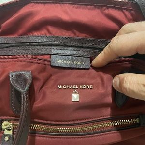 Great condition Michael korse bag